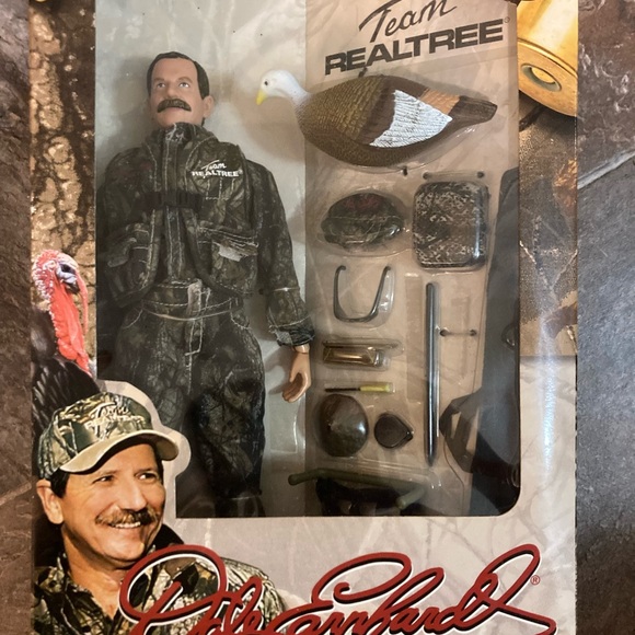 Rare Dale Earnhardt Collectibles 2 series 1 sportsman realtree.box never opened - Picture 2 of 4